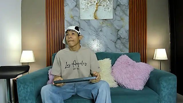 SKINNY BOYXXX online show from March 2026 07:16:02 AM