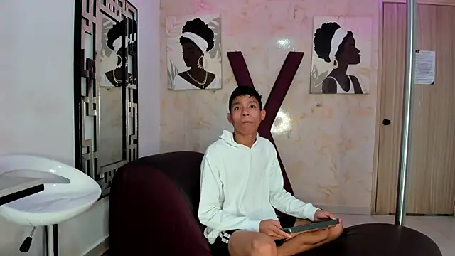 SKINNY BOYXXX online show from April 2026 07:14:01 AM