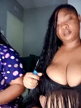 ChubbySpiderx online show from April 2026 11:32:02 PM