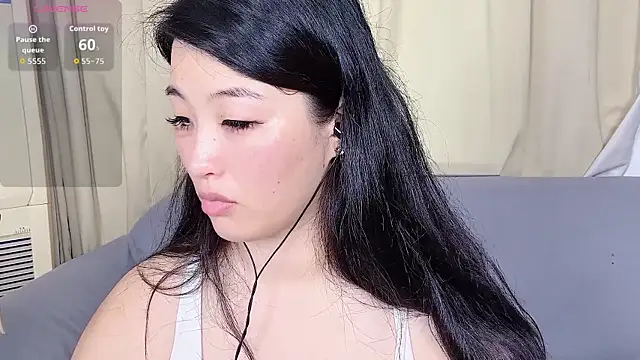 Tavie1744 online show from June 2026 11:40:02 PM