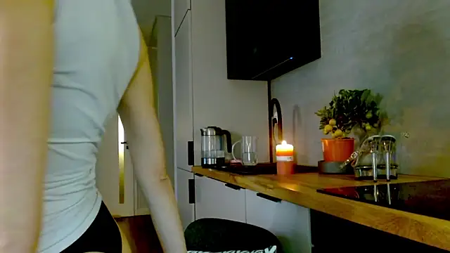 misssweet online show from April 2026 04:55:01 PM