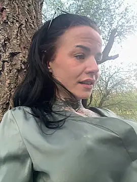 SkinnyLilly online show from April 2026 11:35:01 AM