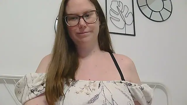 Snapshot of CelineThompson chatting on April 2026 07:04:01 PM CelineThompson online show from April 2026 07:04:01 PM