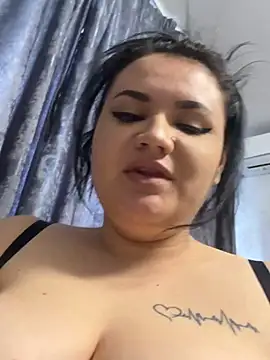 Snapshot of julietalovee chatting on March 2026 08:28:01 AM julietalovee online show from March 2026 08:28:01 AM