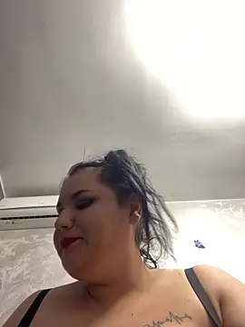 Snapshot of julietalovee chatting on March 2026 09:07:01 PM julietalovee online show from March 2026 09:07:01 PM