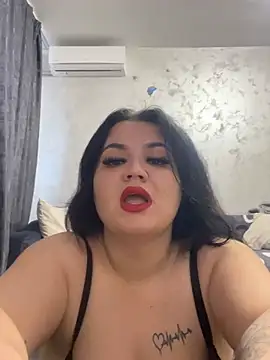 Snapshot of julietalovee chatting on April 2026 08:53:02 AM julietalovee online show from April 2026 08:53:02 AM