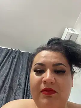 Snapshot of julietalovee chatting on May 2026 08:15:01 PM julietalovee online show from May 2026 08:15:01 PM
