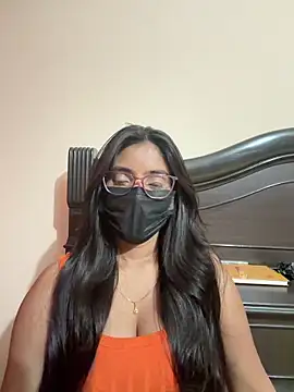 Snapshot of nikki_catz chatting on June 2026 04:35:02 PM nikki catz online show from June 2026 04:35:02 PM