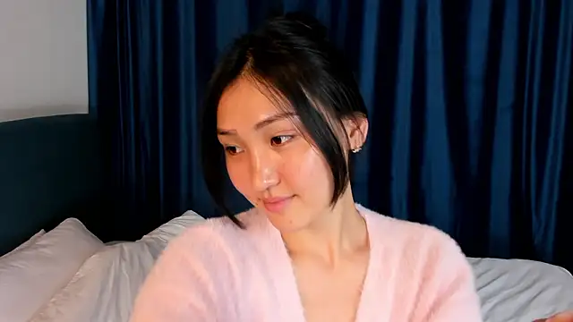 VesperCrown online show from March 2026 10:37:01 PM