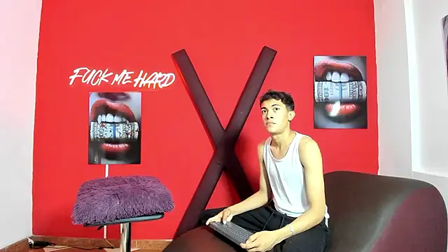 SKYN MAN online show from March 2026 01:45:02 AM