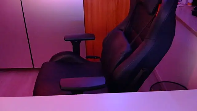 Blase Hase123 online show from March 2026 08:32:01 PM