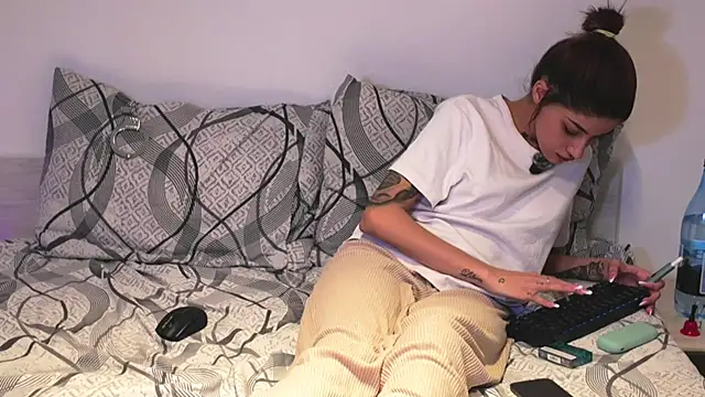 sweelexy online show from April 2026 10:15:02 PM