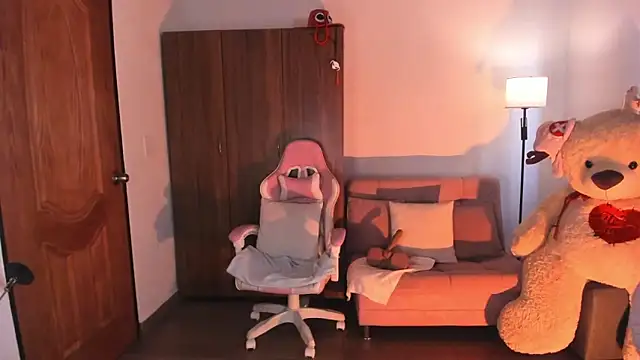 hi kiittyy online show from April 2026 10:34:01 AM