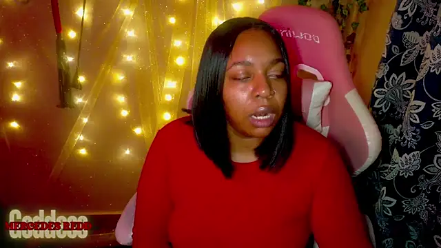 Snapshot of Goddess_MercedesRedd chatting on June 2026 04:12:02 PM Goddess MercedesRedd online show from June 2026 04:12:02 PM
