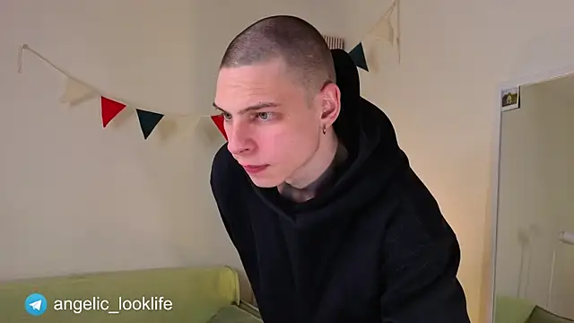 Snapshot of look_angelic chatting on May 2026 03:14:02 AM look angelic online show from May 2026 03:14:02 AM