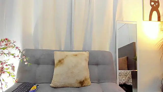 KahiaSmith online show from July 2026 01:50:01 PM