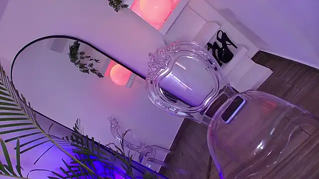 dalilathoms  online show from April 2026 08:21:01 PM