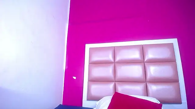 Snapshot of secrett_whore18 chatting on March 2026 06:36:01 PM secrett whore18 online show from March 2026 06:36:01 PM