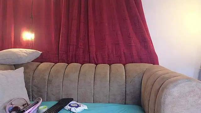 ahnaysexx online show from April 2026 09:48:02 PM