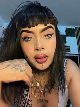 LauriInk1 online show from March 2026 01:44:01 AM