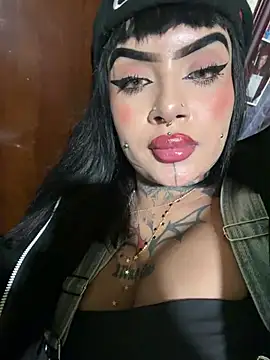 LauriInk1 online show from April 2026 09:28:01 PM