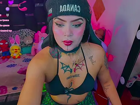 LauriInk1 online show from May 2026 02:20:02 AM