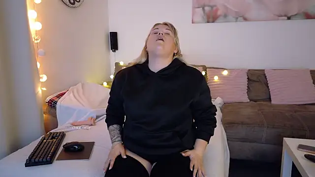 Jolina Juice online show from March 2026 08:24:01 PM