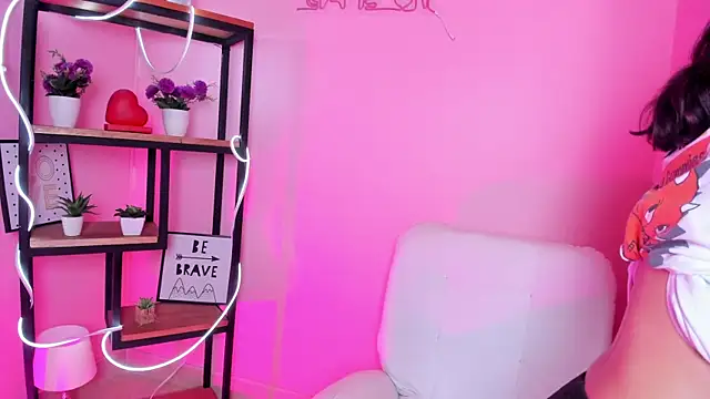 Nami Velle online show from April 2026 01:01:01 PM