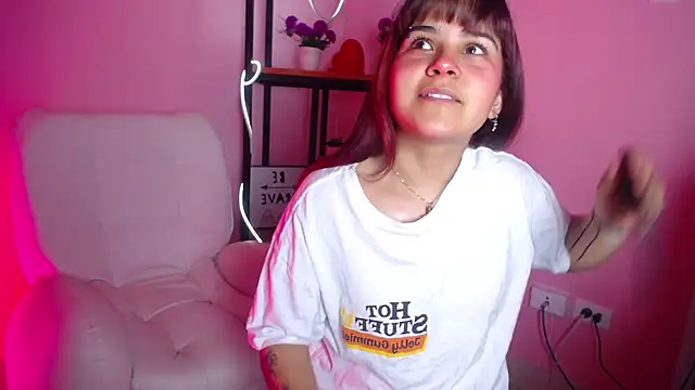 Nami Velle online show from April 2026 01:06:02 PM