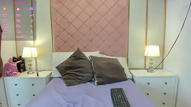 Alexa Jonees online show from April 2026 07:41:01 PM