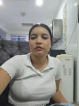 Pretty Julieta online show from April 2026 10:31:02 PM