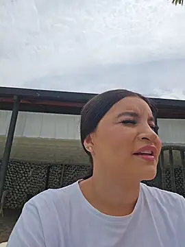 Snapshot of Pretty_Julieta chatting on June 2026 04:53:01 PM Pretty Julieta online show from June 2026 04:53:01 PM