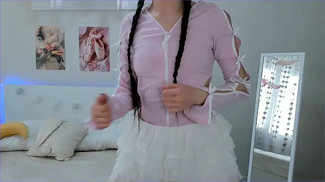 Milly Lane online show from April 2026 03:17:01 AM