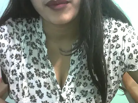 Lovely-Pandey online show from April 2026 08:09:01 PM