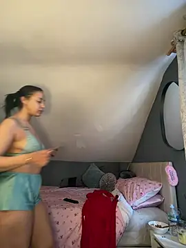 Saskia xx online show from March 2026 09:05:02 AM