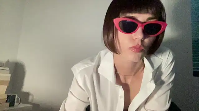 Snapshot of SlowVenomXX chatting on March 2026 04:46:02 PM SlowVenomXX online show from March 2026 04:46:02 PM