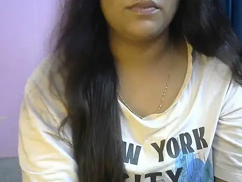 QUEEN-OF-QUEEN online show from July 2026 07:12:02 PM