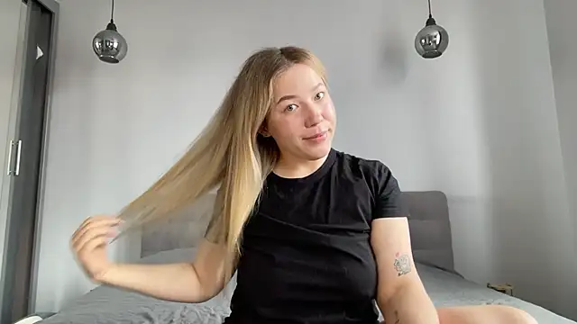 Snapshot of alyrasun chatting on July 2026 09:34:01 AM alyrasun online show from July 2026 09:34:01 AM