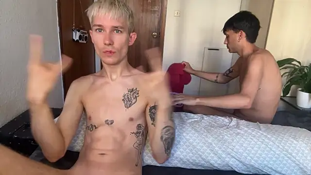 AlphaTwinks online show from April 2026 10:03:02 AM