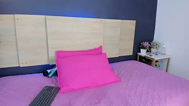 Em1ly jones online show from March 2026 12:53:02 PM