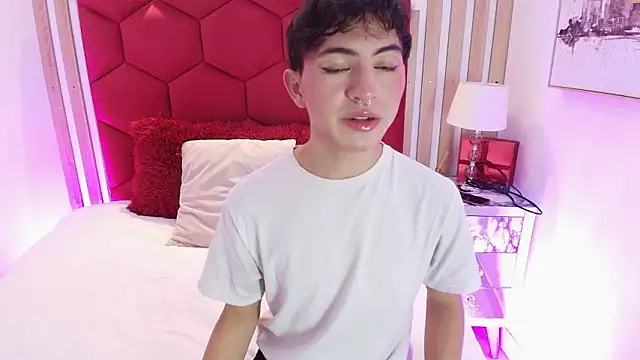 Cristopher Wild online show from March 2026 08:36:02 PM