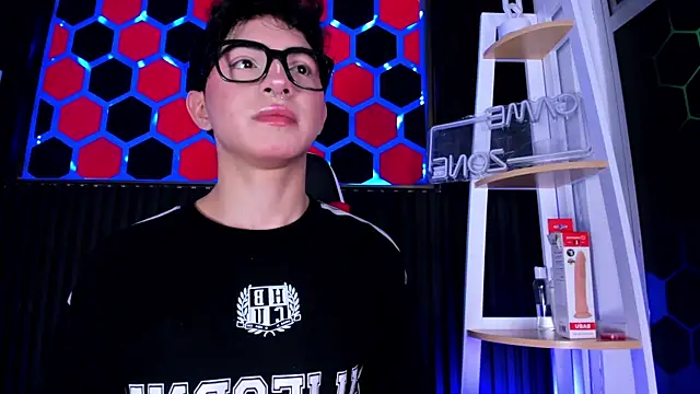 Cristopher Wild online show from April 2026 04:47:02 PM