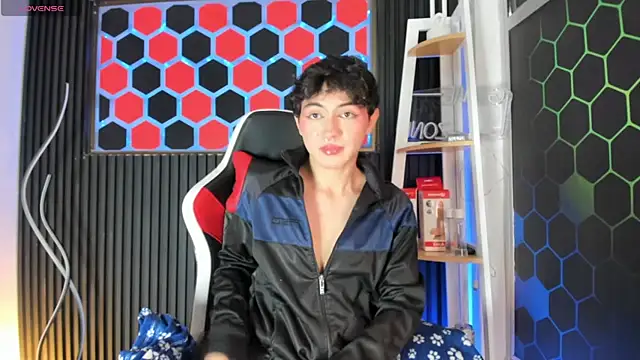 Snapshot of Cristopher_Wild chatting on May 2026 08:47:02 PM Cristopher Wild online show from May 2026 08:47:02 PM