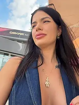 Snapshot of RaniaSnow chatting on June 2026 03:53:02 AM RaniaSnow online show from June 2026 03:53:02 AM