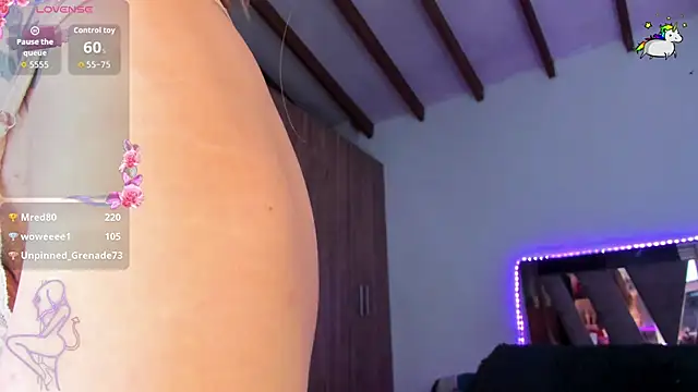 SkyeGabbyRose online show from April 2026 11:37:01 AM