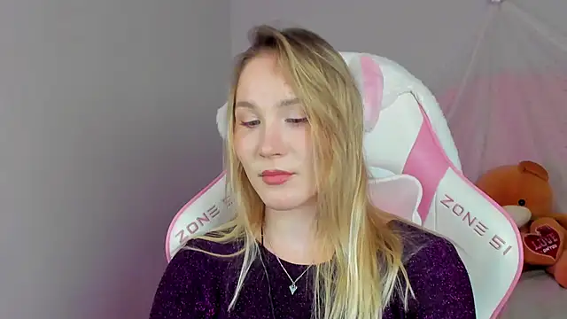 ElaraVoltage online show from April 2026 05:47:01 PM