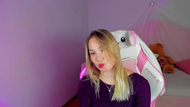 ElaraVoltage online show from April 2026 09:39:33 PM