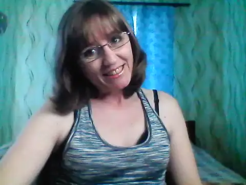 Alisaprice077 online show from April 2026 08:59:01 AM