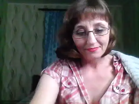 Alisaprice077 online show from April 2026 07:58:02 PM