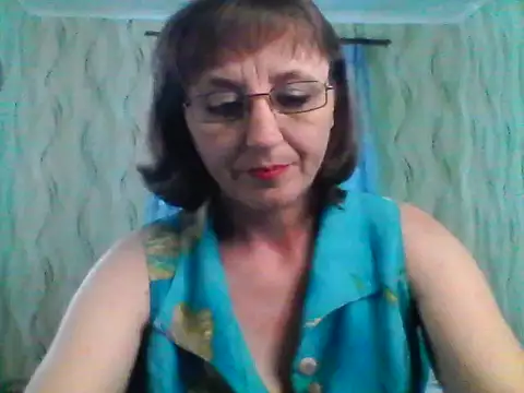 Alisaprice077 online show from April 2026 11:55:02 AM